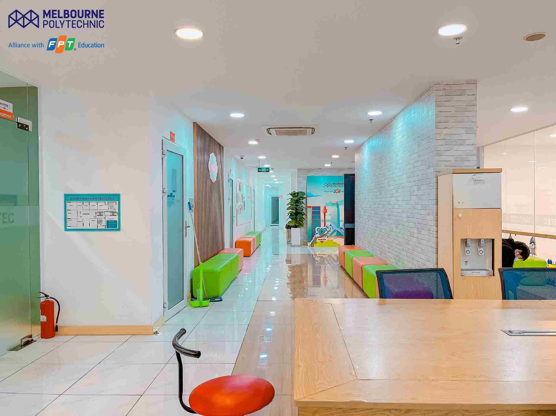 phòng tự học - góc sống ảo