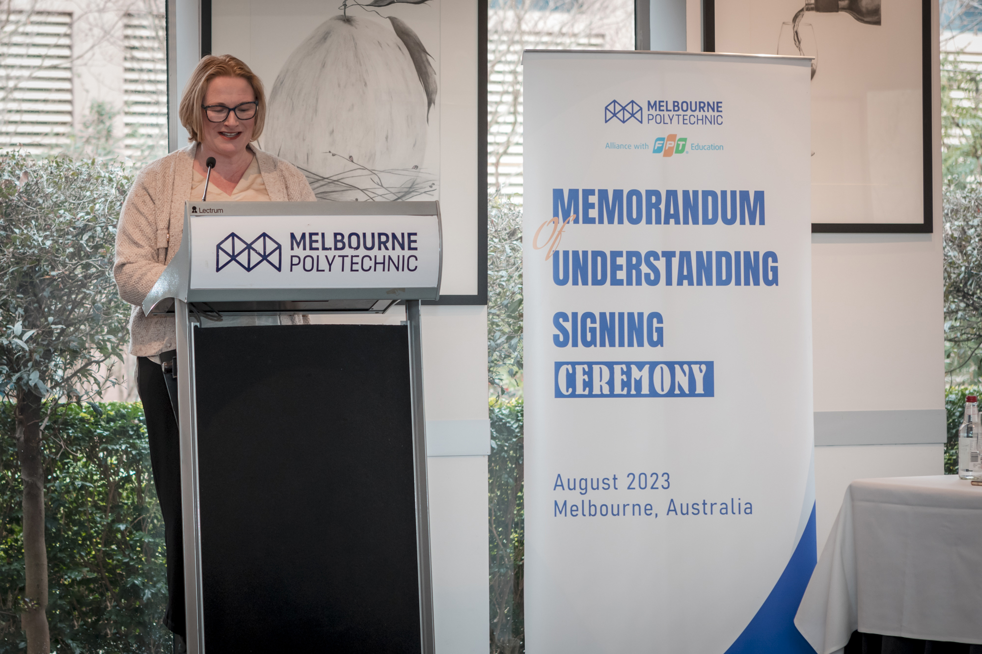 melbourne polytechnic việt nam - ký kết