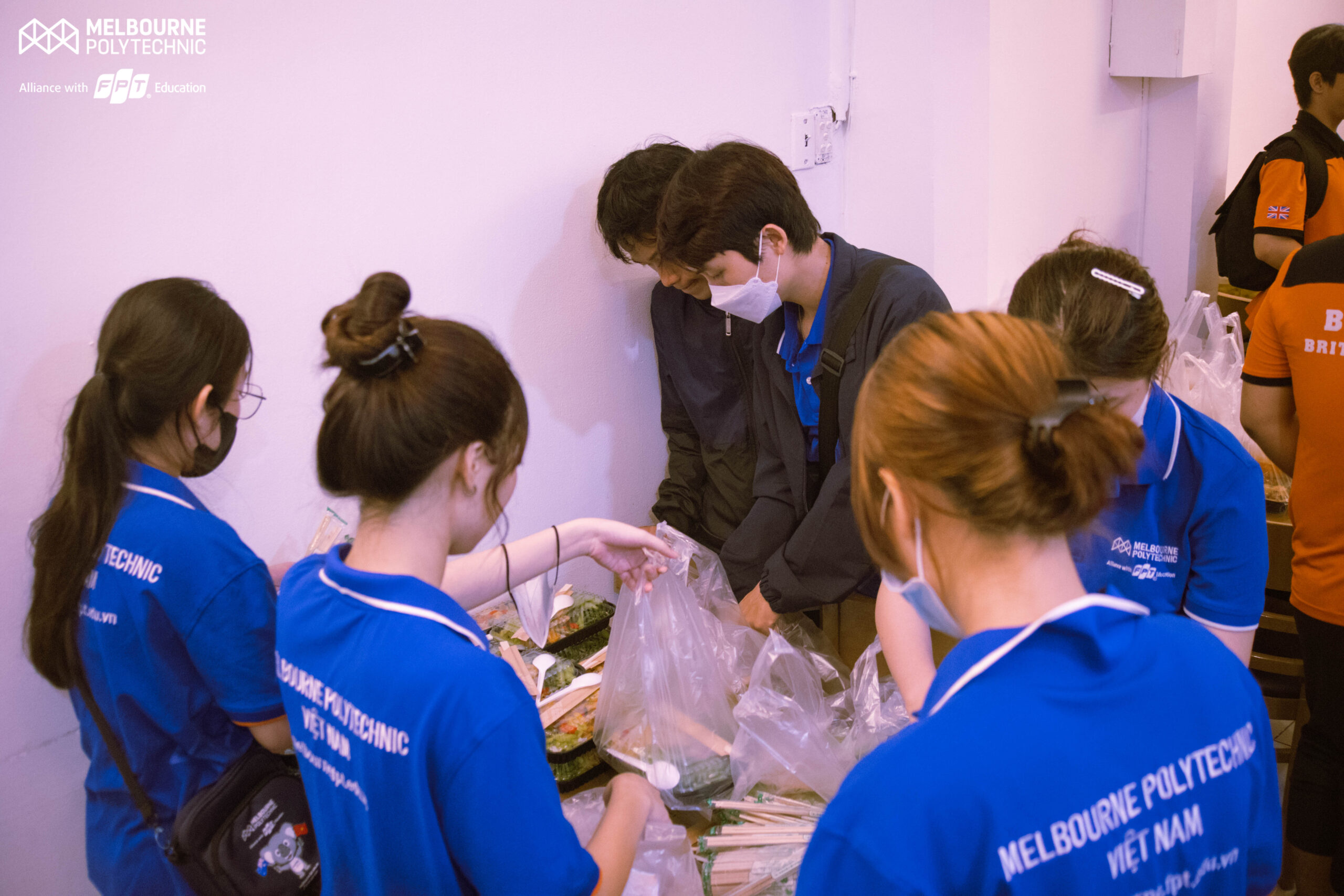 sinh viên melbourne polytechnic việt nam tổ chức buổi từ thiện