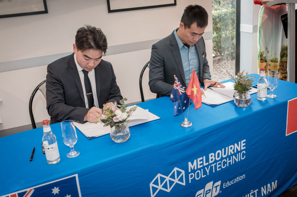 melbourne polytechnic việt nam ký kết vưới úc