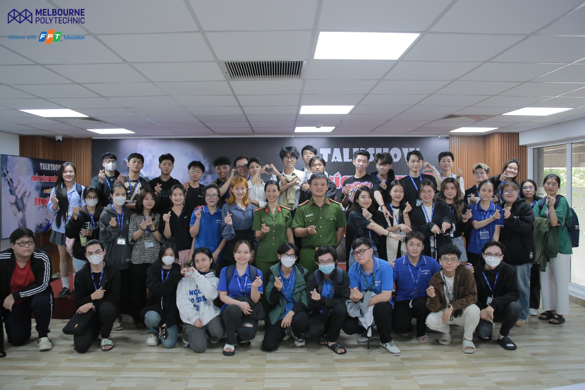 XÂY DỰNG MÔI TRƯỜNG VĂN HÓA LÀNH MẠNH TRONG HỌC ĐƯỜNG QUA TALKSHOW “CHẤT KÍCH THÍCH VÀ NHỮNG ĐIỀU BẠN NÊN BIẾT”