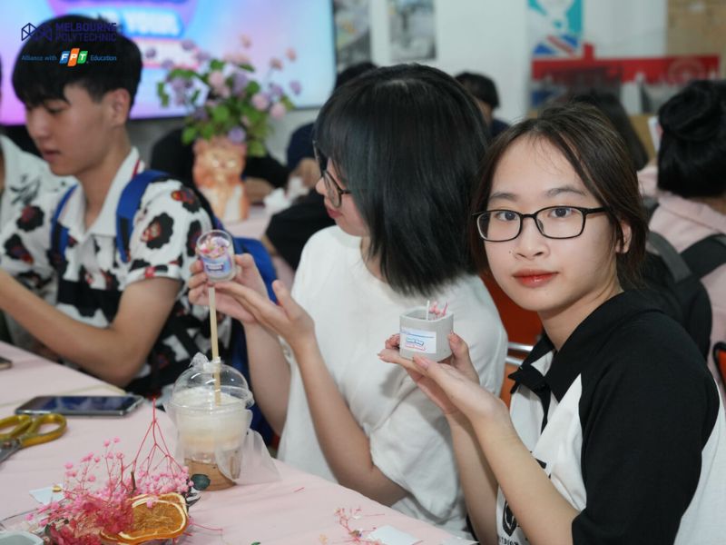 Chìm đắm vào không gian nến thơm và mang về những thành quả ưng ý