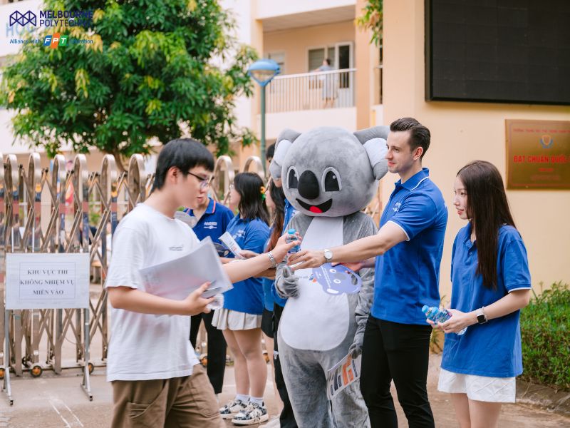 Những món quà tinh thần dành tặng phụ huynh và 2k6 trong kỳ thi