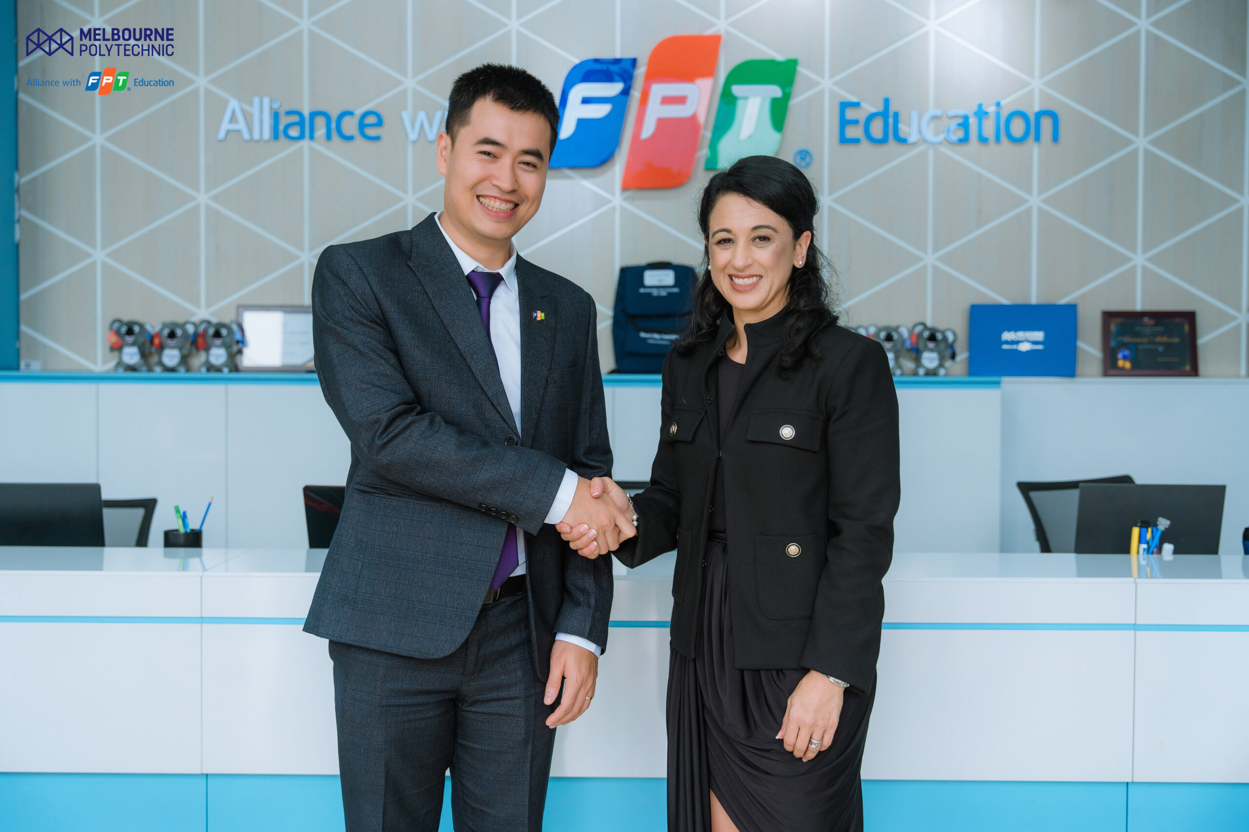 Ban Lãnh đạo Melbourne Polytechnic Việt Nam hợp tác với bà Natalie Fairlie - Phó Chủ tịch Hiệp hội Doanh nghiệp Úc tại Việt Nam (AusCham)
