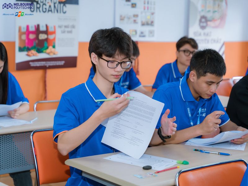 Sinh viên MPV được làm bài test để chia lớp theo năng lực.