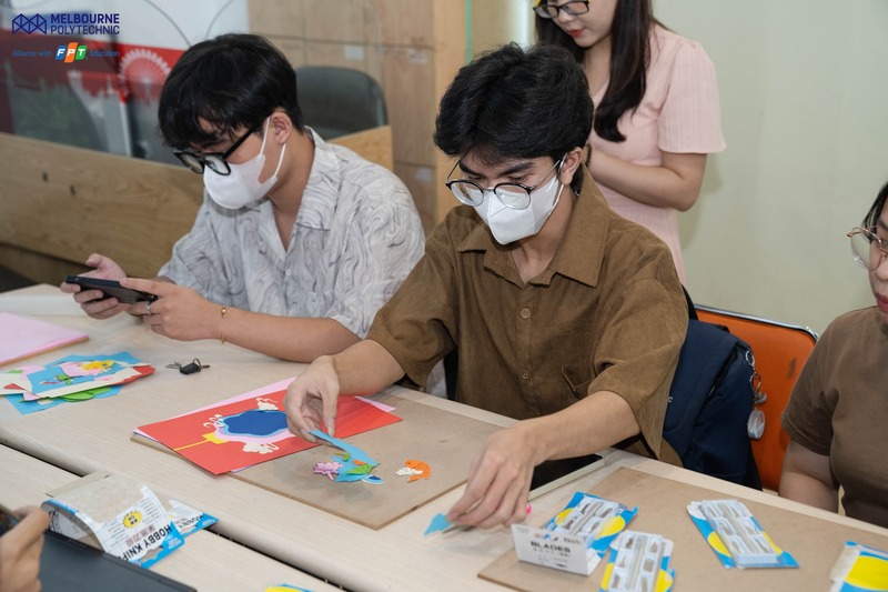 Vận dụng tư duy thiết kế và sáng tạo làm nên những tác phẩm bằng giấy tại Workshop "Papercutting"