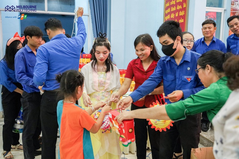 Ánh Trăng Trẻ Thơ 5: Cùng MPV trao tặng hơn 200 phần quà Trung thu ấm áp đến các em nhỏ tại tỉnh Bình Phước