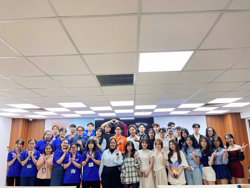 "Big Offline CLB" - Sân chơi kết nối, học hỏi và trải nghiệm của sinh viên MPV