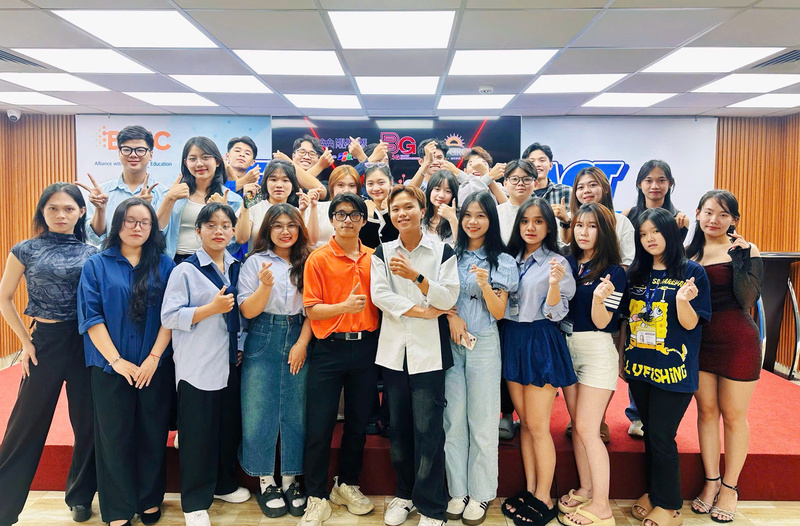 "Big Offline CLB" - Sân chơi kết nối, học hỏi và trải nghiệm của sinh viên MPV