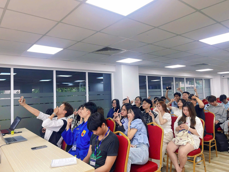 "Big Offline CLB" - Sân chơi kết nối, học hỏi và trải nghiệm của sinh viên MPV