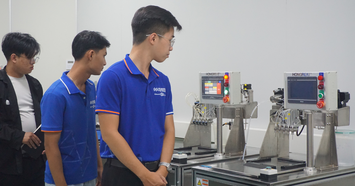 “Trăm nghe không bằng một thấy” – Trải nghiệm thực tế tại LABone cùng sinh viên MPV