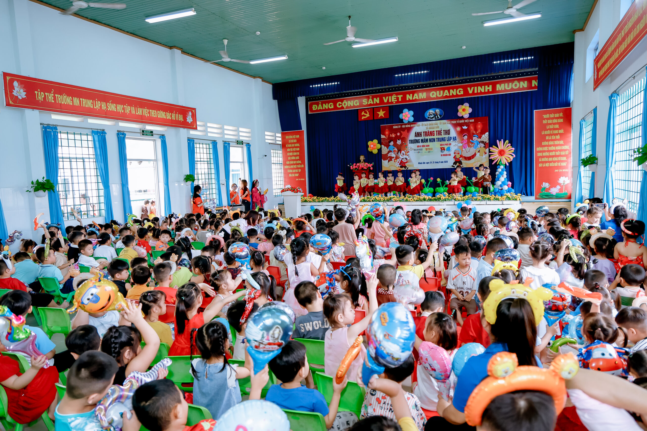 Chương trình thiện nguyện Ánh trăng trẻ thơ 7 tại Trường Mầm non Trung Lập Hạ