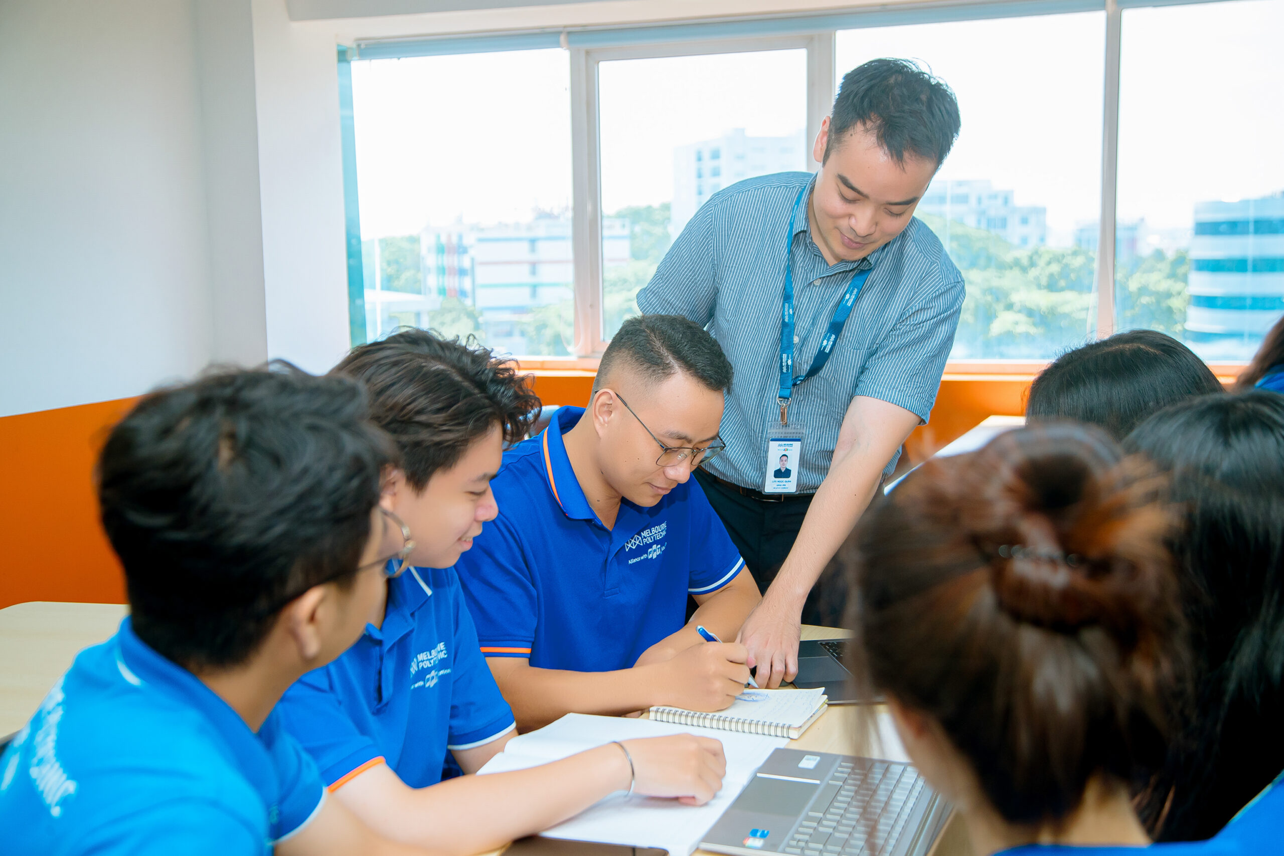 Sinh viên MPV được thực hành trên dự án thật dưới sự hướng dẫn của giảng viên đạt chuẩn quốc tế
