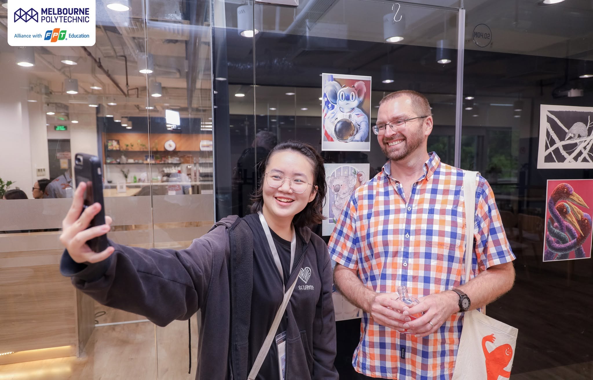 Thời gian học Thiết kế đồ họa Melbourne Polytechnic Việt Nam kéo dài trong 2 năm