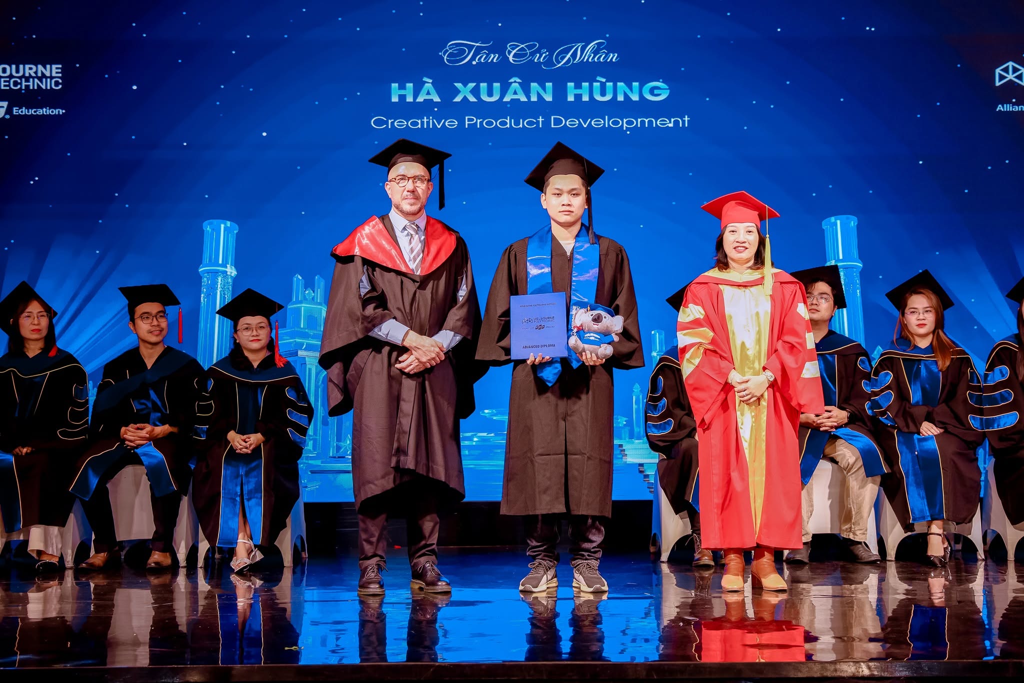 Bằng Advanced Diploma do Melbourne Polytechnic Úc cấp mở ra cơ hội việc làm toàn cầu cho sinh viên. Bằng Advanced Diploma do Melbourne Polytechnic Úc cấp mở ra cơ hội việc làm toàn cầu cho sinh viên.