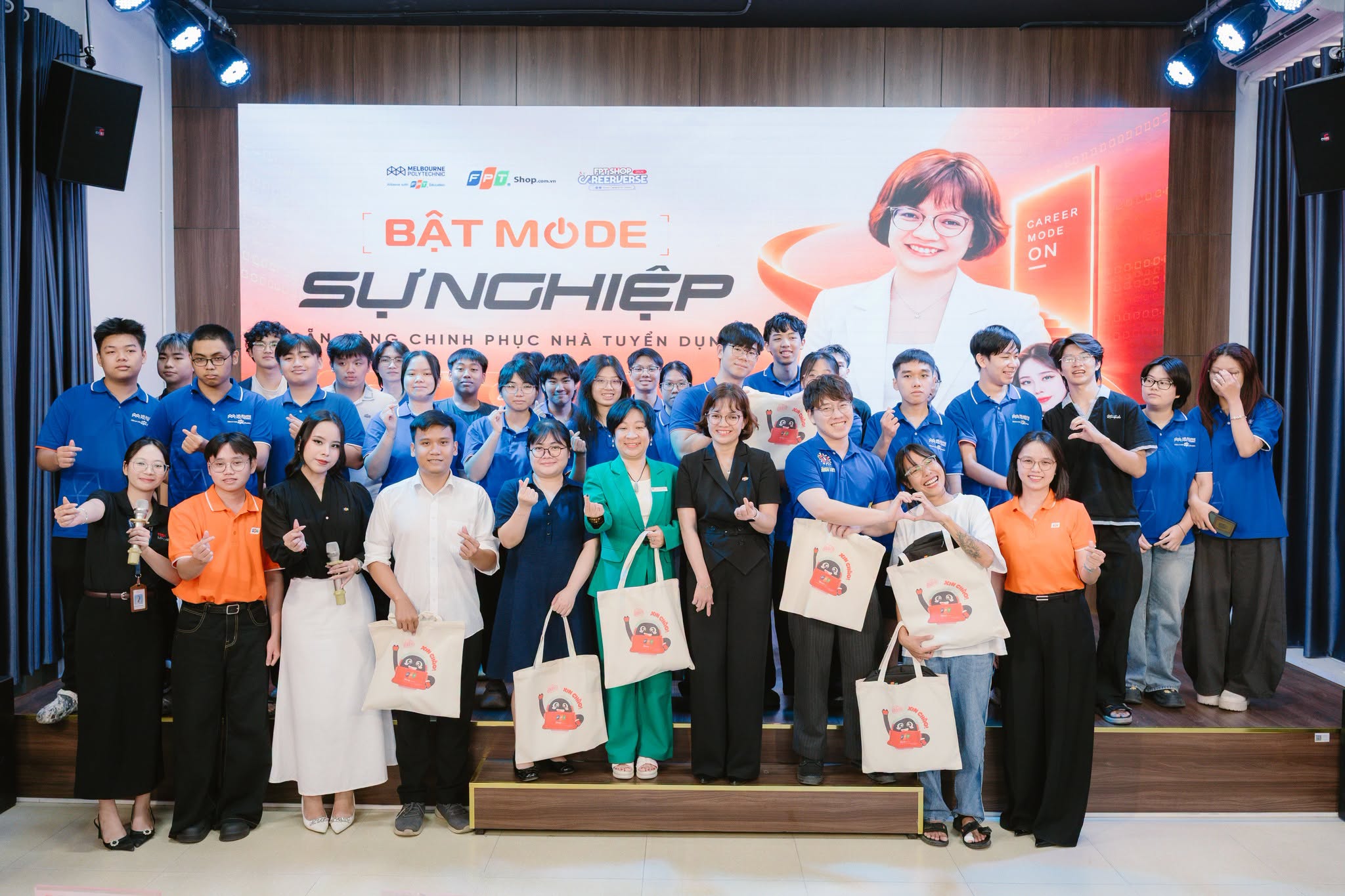 Tại MPV, sinh viên được trang bị kỹ năng CV, portfolio và phỏng vấn thực tế thông qua workshop cùng chuyên gia doanh nghiệp. Tại MPV, sinh viên được trang bị kỹ năng CV, portfolio và phỏng vấn thực tế thông qua workshop cùng chuyên gia doanh nghiệp.