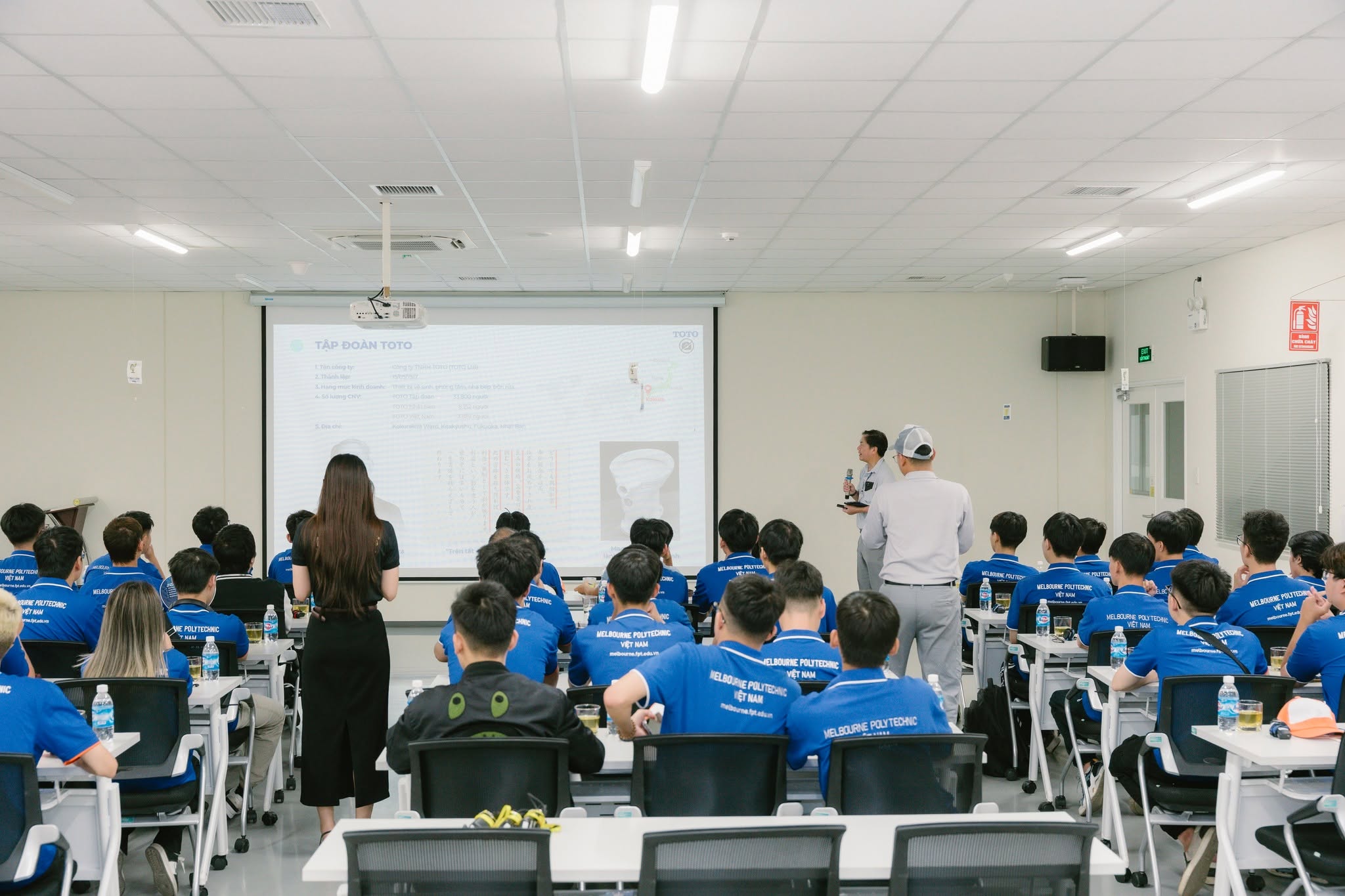 Sinh viên MPV trực tiếp trải nghiệm môi trường doanh nghiệp tại TOTO Việt Nam, kết nối kiến thức trên lớp với quy trình sản xuất thực tế. Sinh viên MPV trực tiếp trải nghiệm môi trường doanh nghiệp tại TOTO Việt Nam, kết nối kiến thức trên lớp với quy trình sản xuất thực tế.