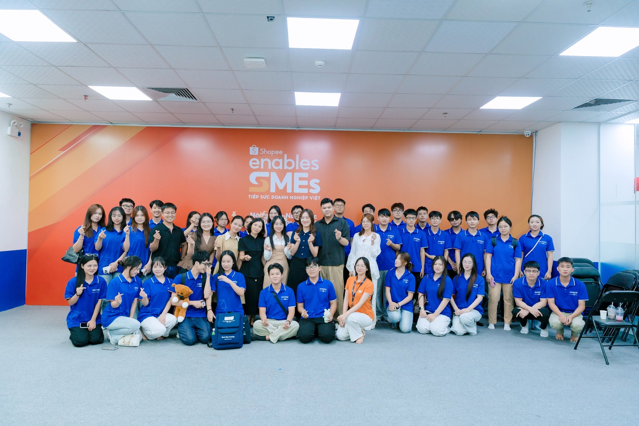Sinh viên Melbourne Polytechnic Việt Nam tham gia Fieldtrip tại Tuki Group, trải nghiệm thực tế ngành Thương mại điện tử và Marketing số. Sinh viên Melbourne Polytechnic Việt Nam tham gia Fieldtrip tại Tuki Group, trải nghiệm thực tế ngành Thương mại điện tử và Marketing số.